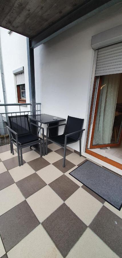 Outletcity Ferienwohnung - Apartment 4 Metzingen  Exterior foto